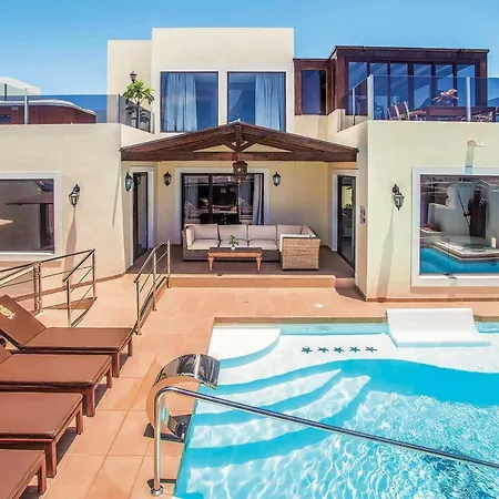 Playa Blanca Sleeps 10 Air Con Wifi וילה *